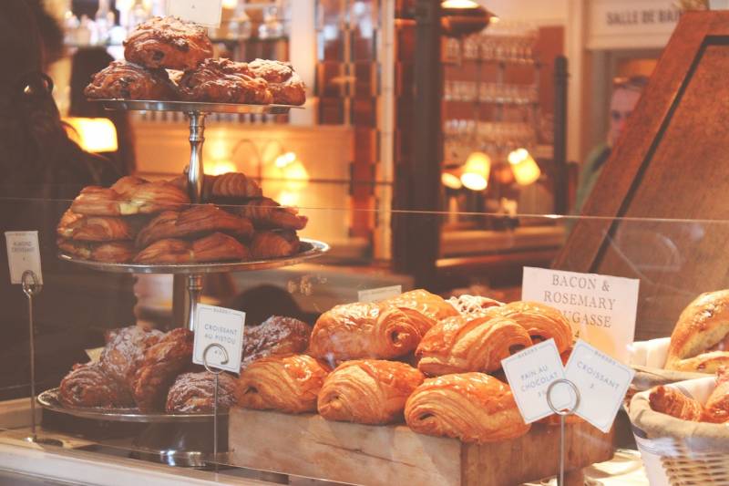 Pose de vitrine réfrigéré pour une boulangerie à Lyon dans le Rhône